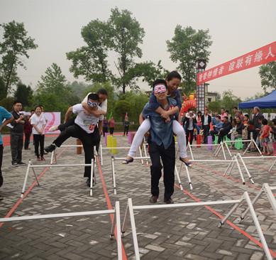 为了丰富广大青年职工的文化、娱乐生活，加强青年职工之间的交流和学习，营造和谐氛围，广安市前锋区总工会联合...[详细]